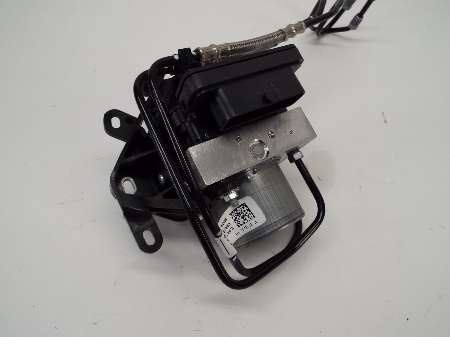 2023 Tesla Model Y ABS Pump 1044745-10-B