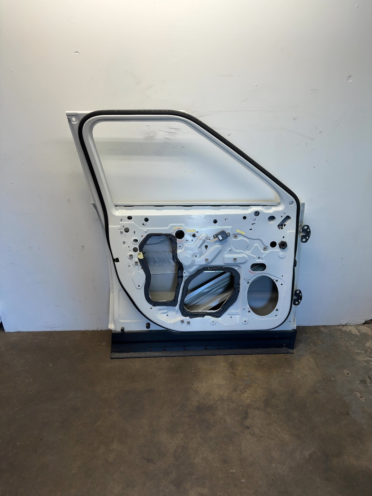2023 Rivian R1T Front Left Door Shell PT01300731-D