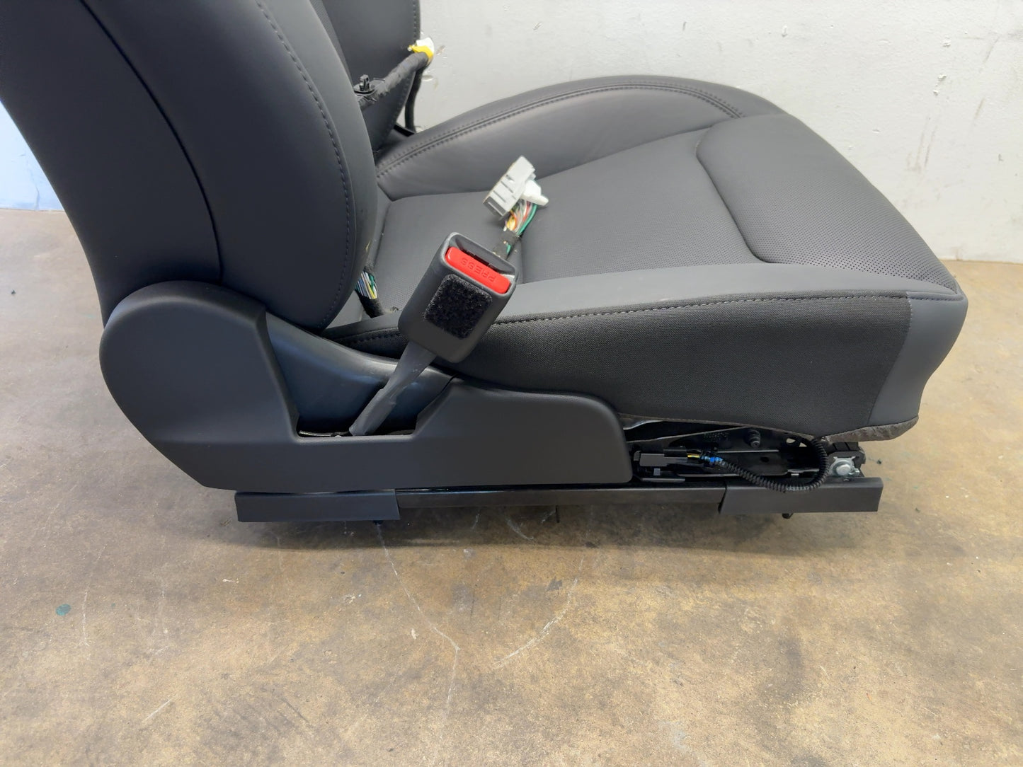2025 Tesla Model 3 Highland Front Left Seat Assembly 7754322-01-C