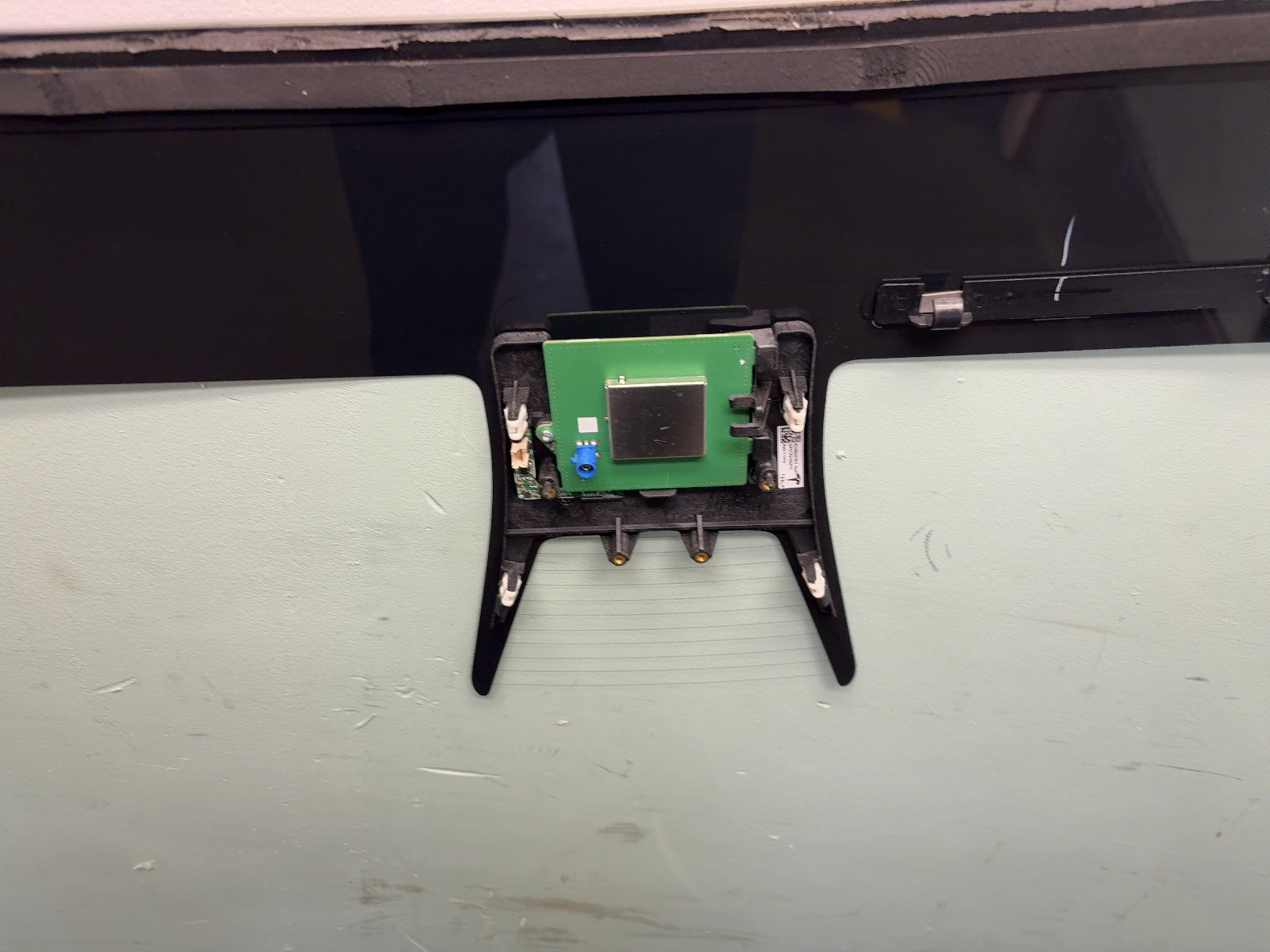 2021 Tesla Model Y Windshield 1533237-00-C – Calimotive Auto Recycling