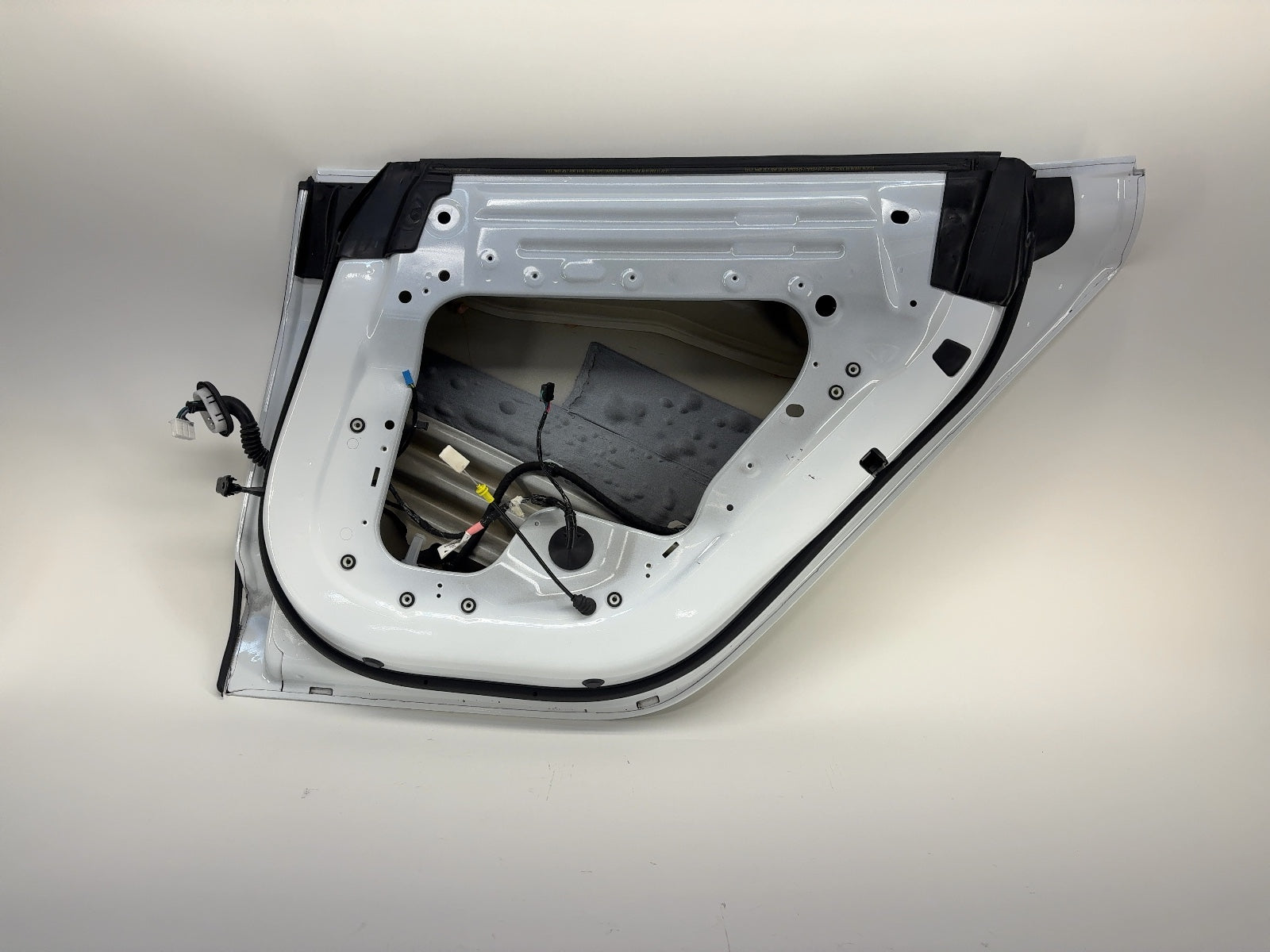 Koop de Zonneklep rechts, voor je TESLA MODEL 3 (5YJ3) EV AWD Koop de Zonneklep rechts, voor je TESLA MODEL 3 (5YJ3) EV AWD