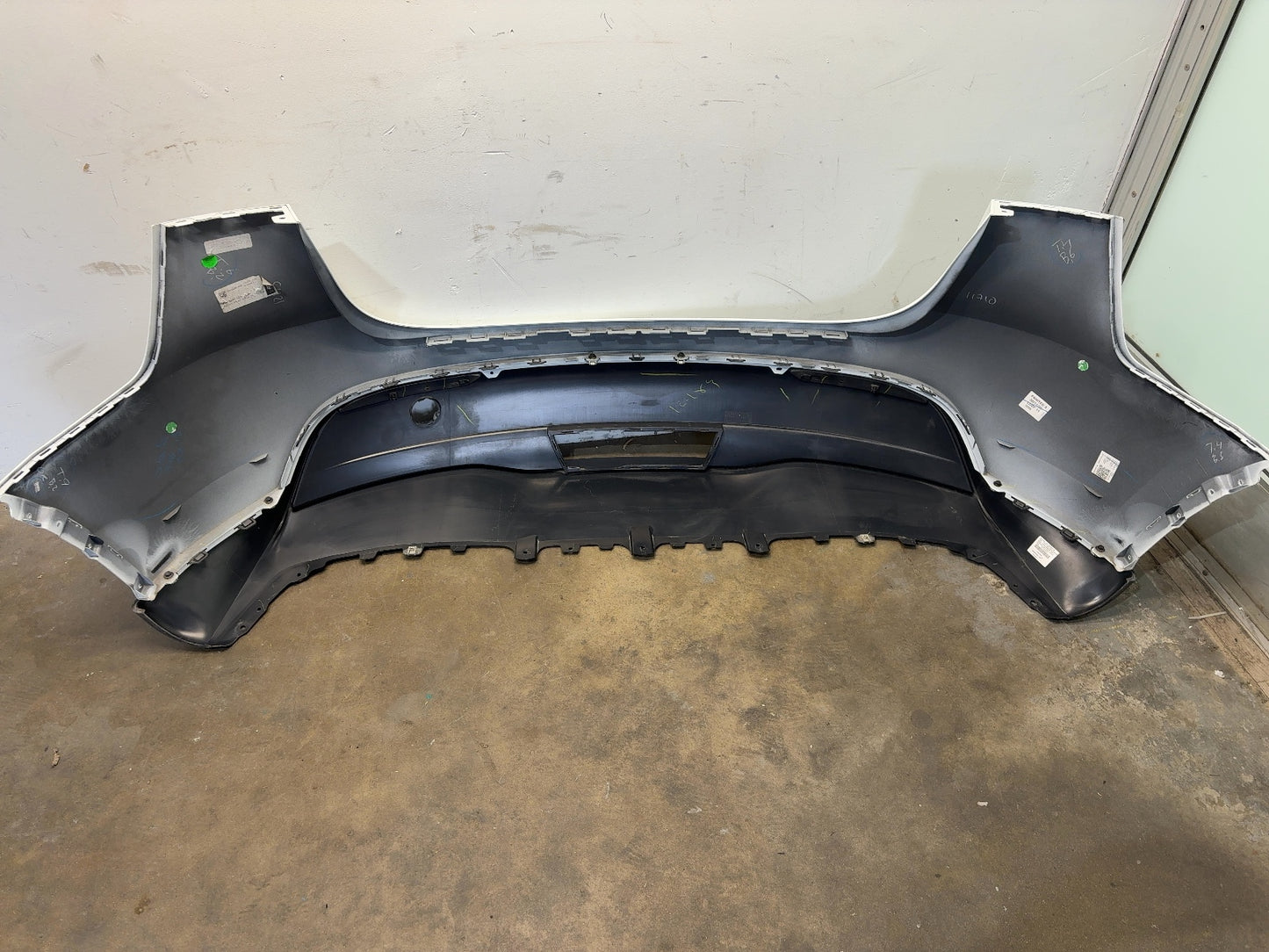 2023 Tesla Model Y Rear Bumper With Valance 1540120-01-E