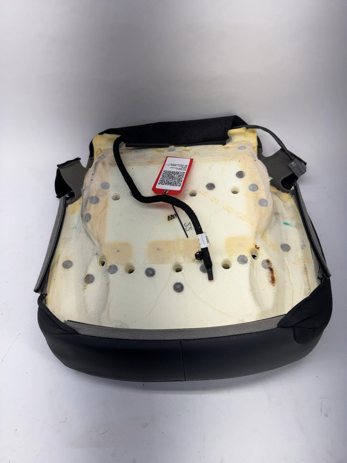 2021-2023 Tesla Model 3 Front Right Seat Lower Cushion 1452936-01-G