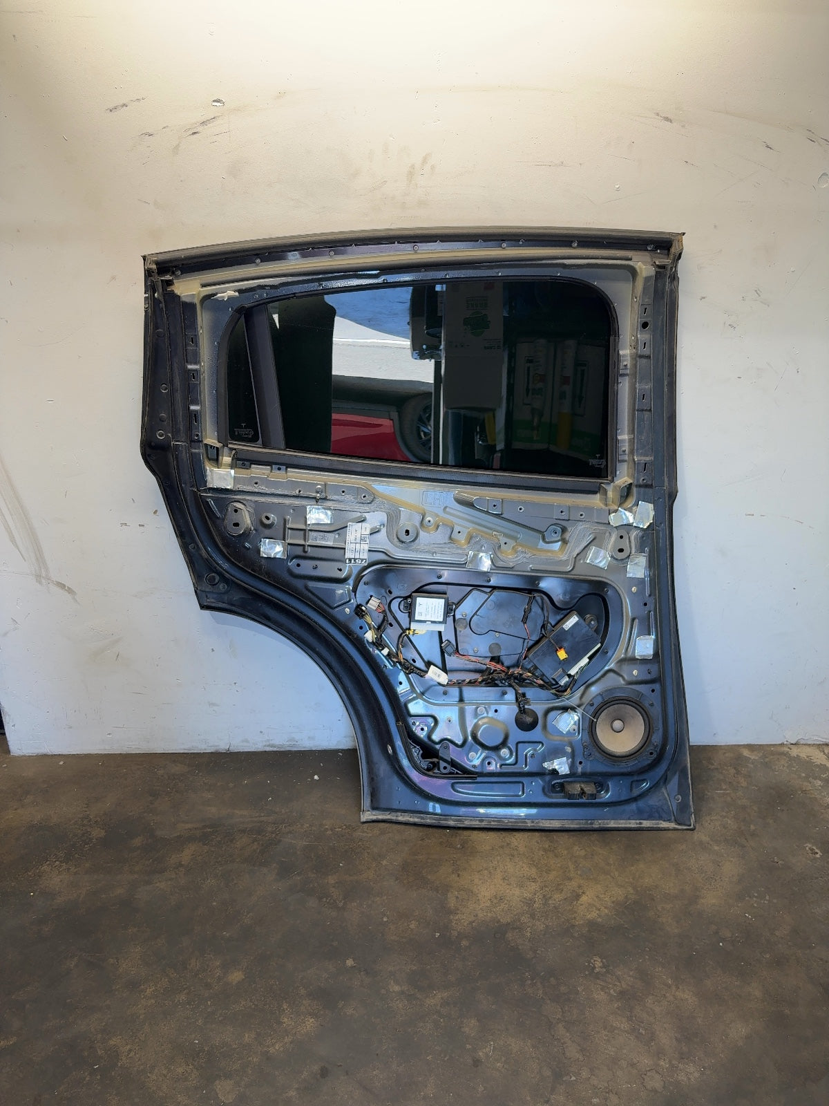 2016-2018 Tesla Model X Falcon Door Lower Left 1069537-E0-A