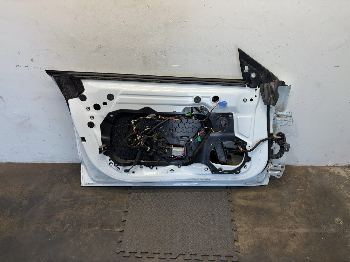 2018-2023 Tesla Model 3 Front Left Door Shell 1081421-E0-C