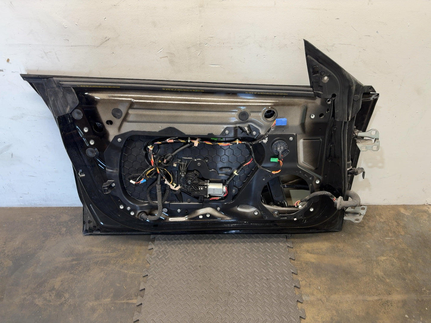 2018-2023 Tesla Model 3 Front Left Door Shell 1081421-E0-C