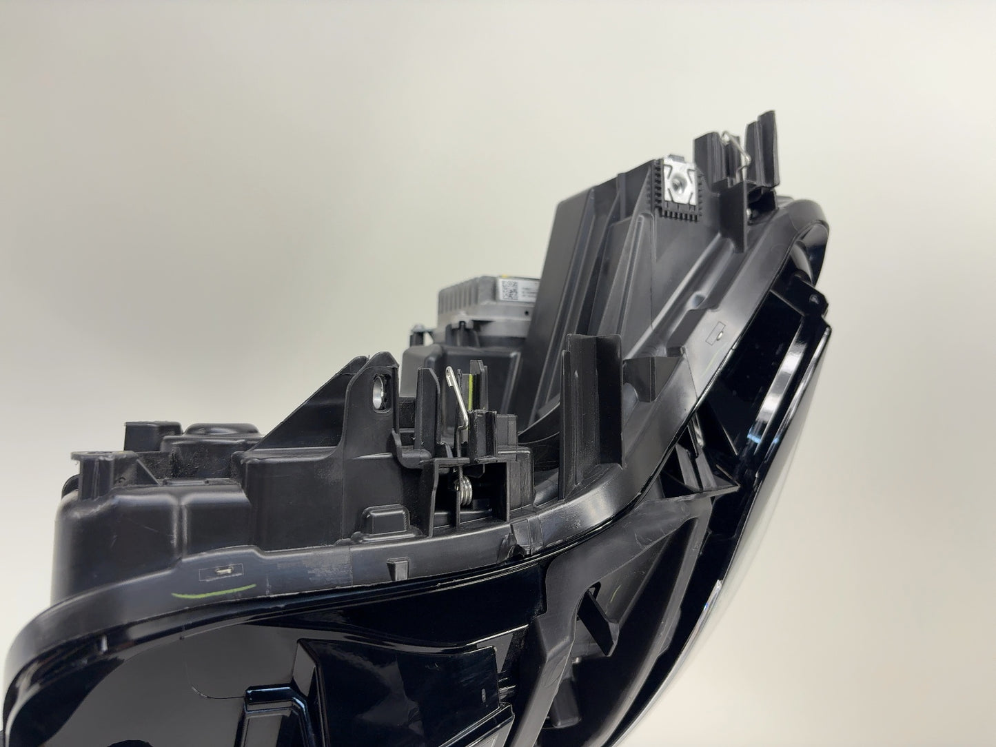 2025 Tesla Model Y Juniper Headlamp Right 1918348-00-D