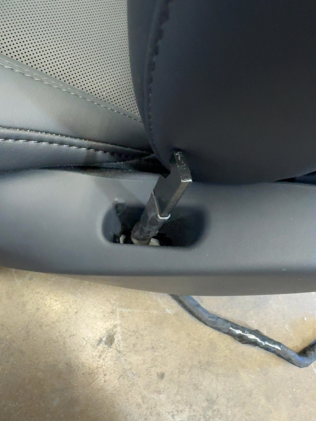 2025 Tesla Model 3 Highland Front Left Seat Assembly 7754322-01-C