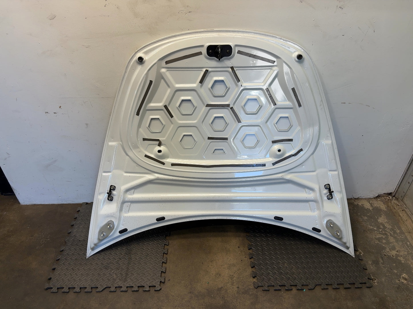 2018 Tesla Model 3 Hood 1081390-E0-B