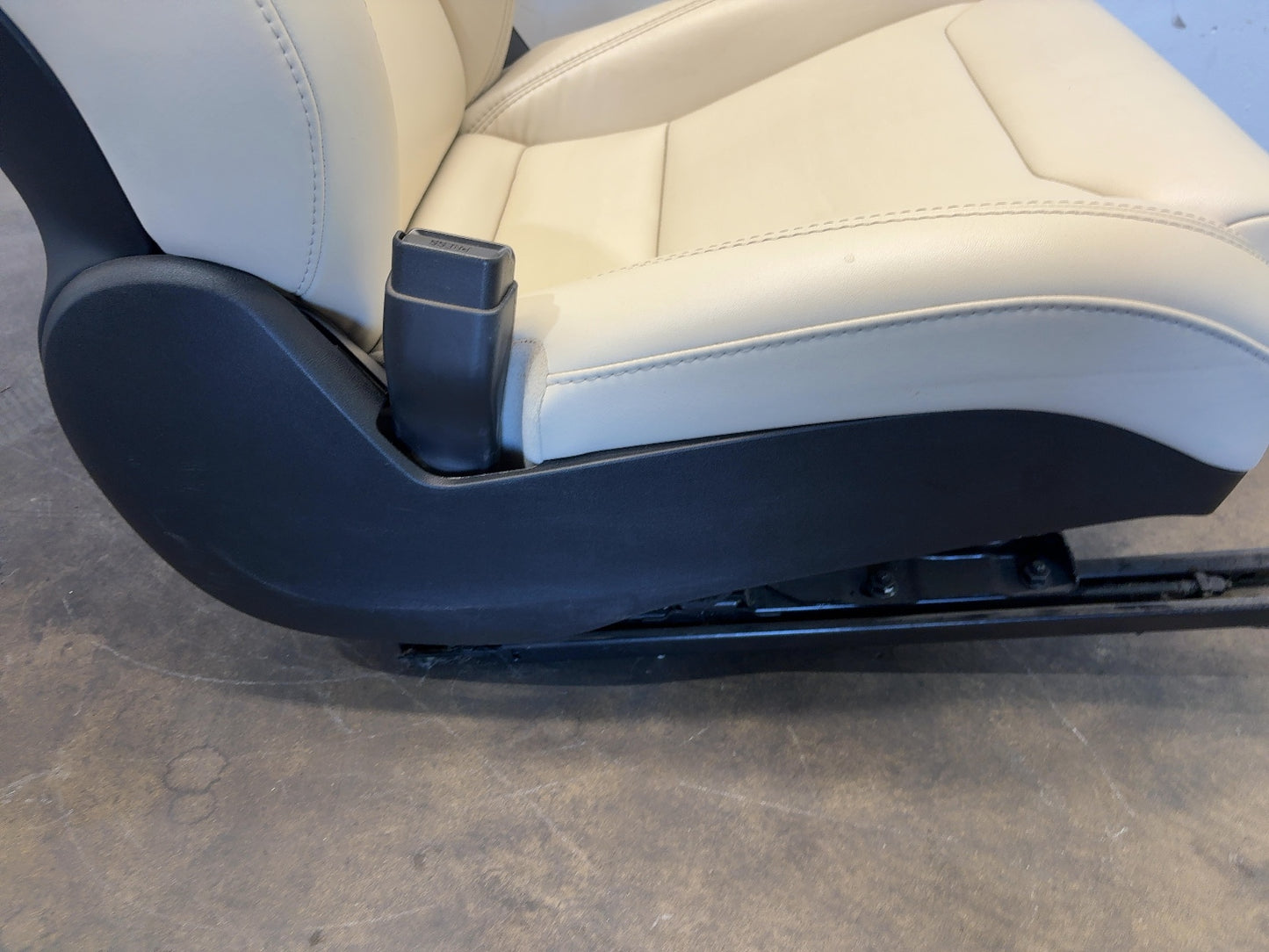 2018 Tesla Model S Front Left Seat Assembly 9876540-03-A