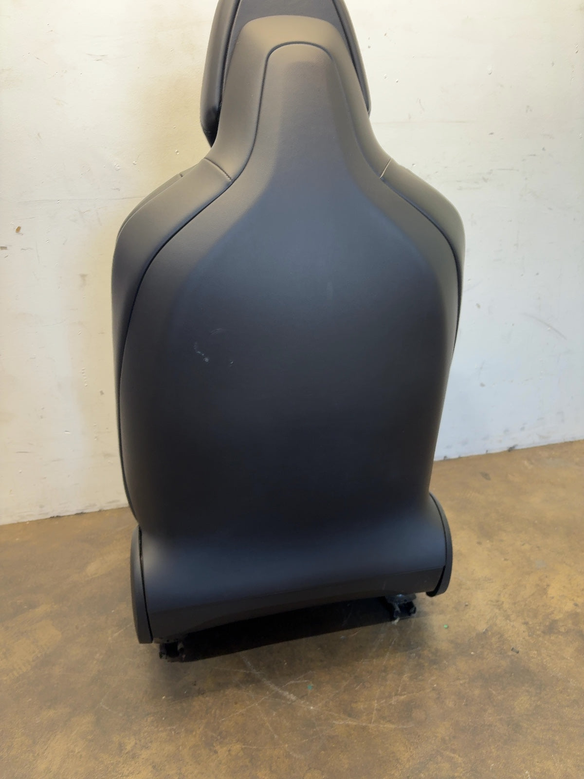 2016 Tesla Model S Front Right Seat Assembly 1105949-02-B