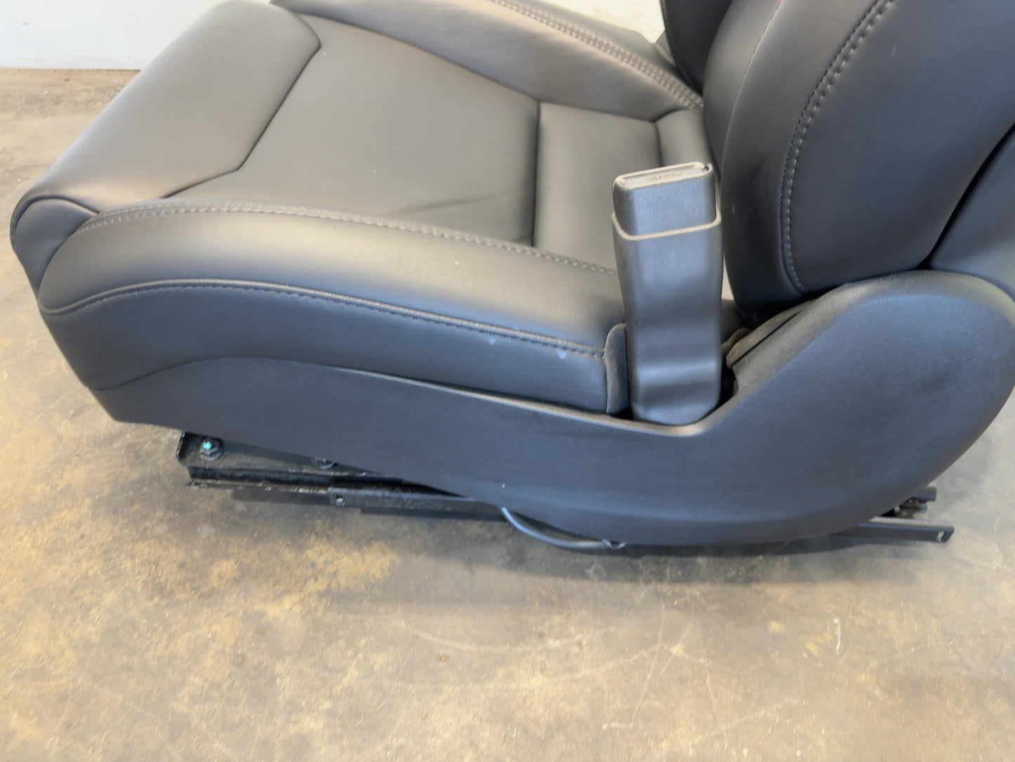 2019 Tesla Model S Front Right Seat Assembly 9876536-02-A