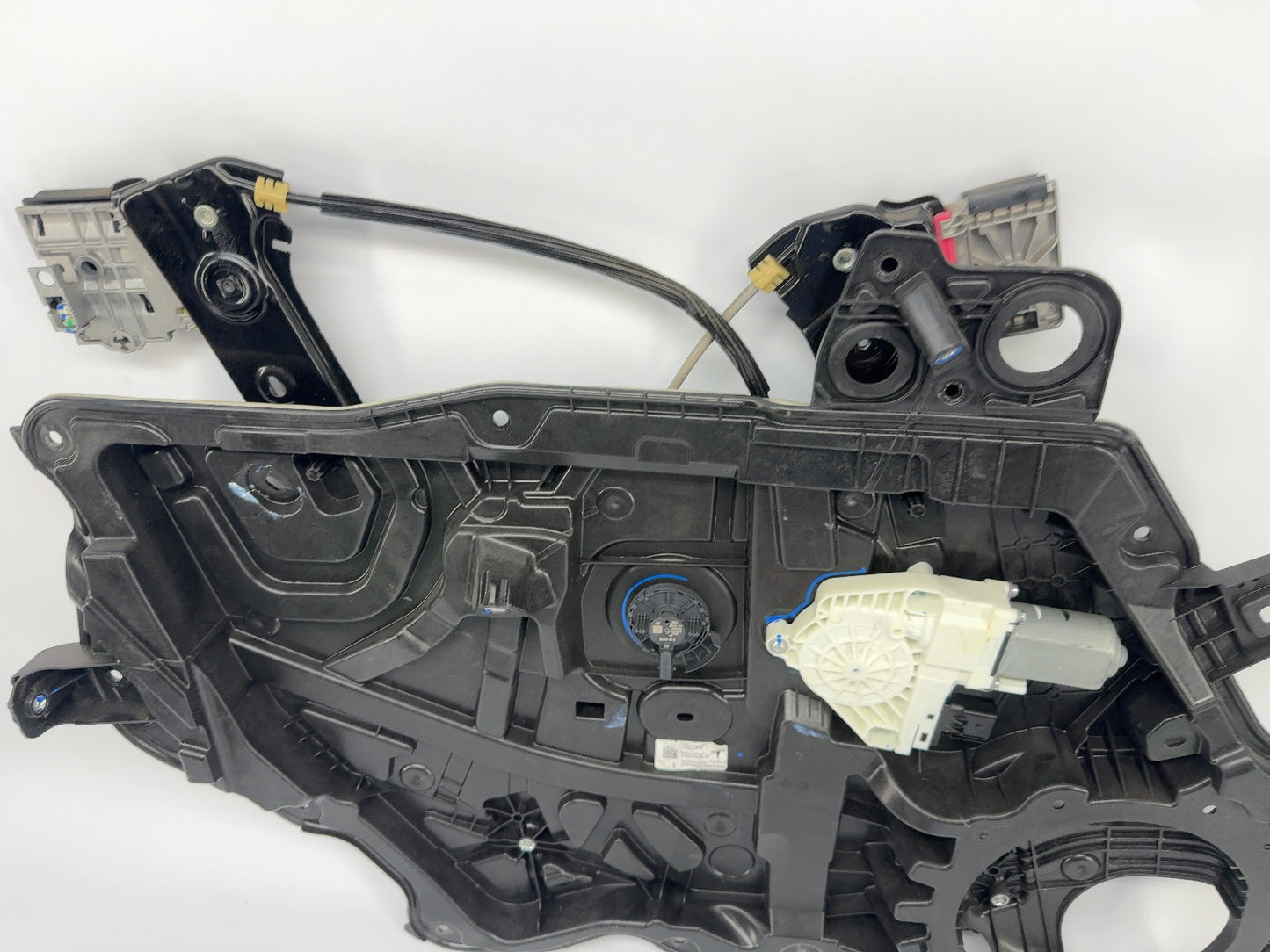 2020 Tesla Model Y Front Left Door Window Regulator 1526804-00-B