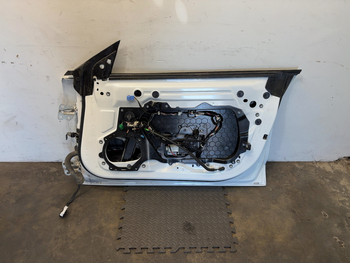 2018-2023 Tesla Model 3 Front Right Door Shell 1081420-E0-C