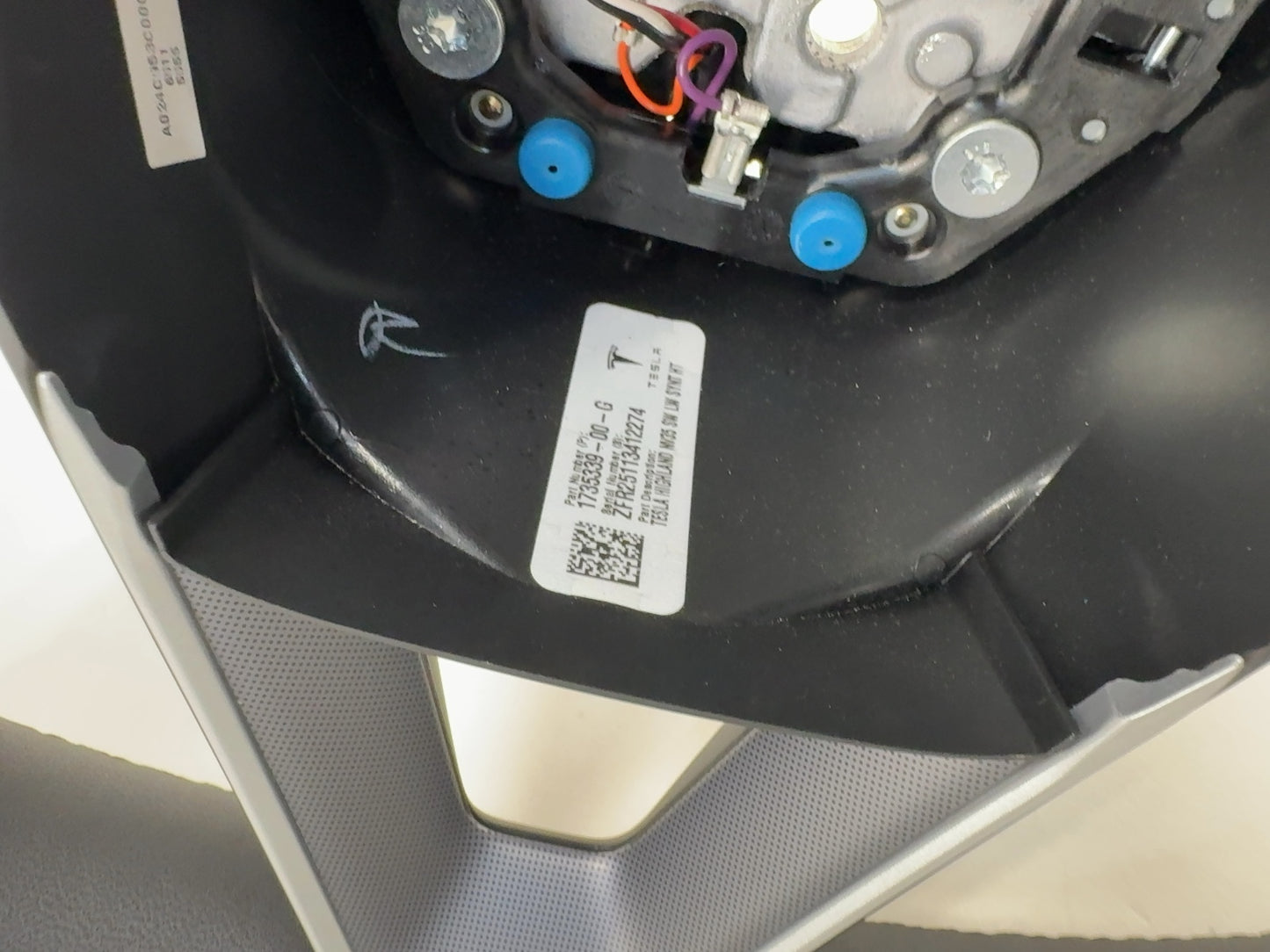 2025 Tesla Model 3 Highland Steering Wheel Pur Leather 1735339-00-G