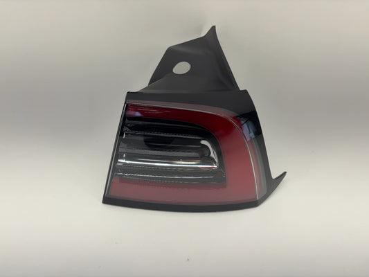 2021-2025 Tesla Model 3 Right Tail Lamp Quarter Mounted Global 1502087-00-D