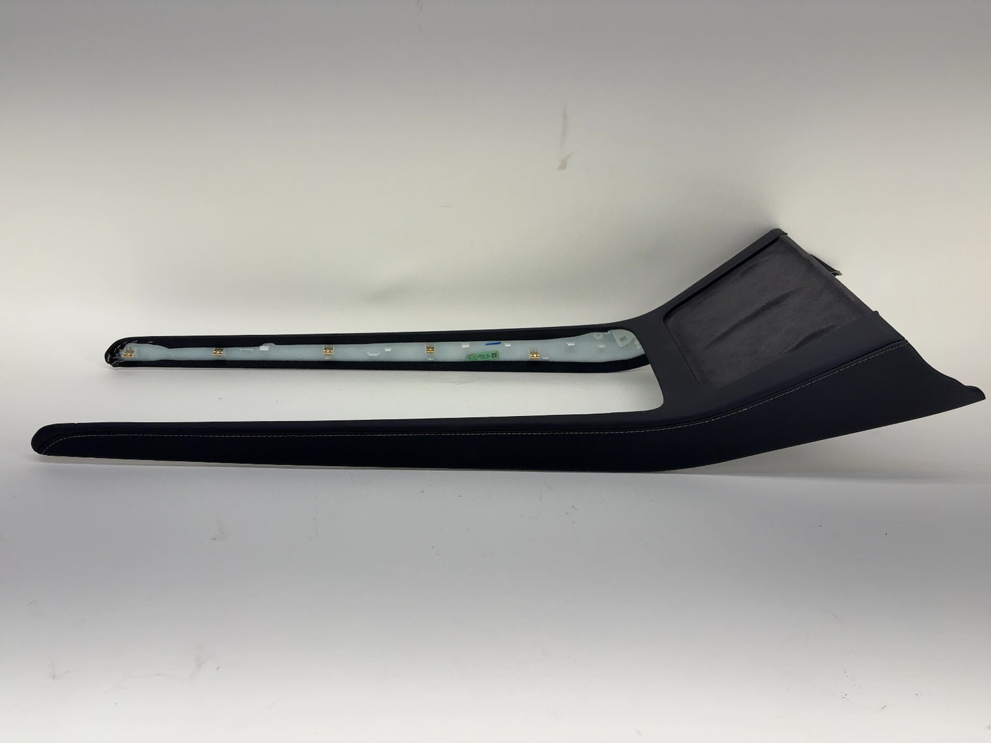 2025 Tesla Model Y Center Console 2.0 Trim 1755541-00-B