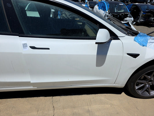 2021 Tesla Model 3 Front Right Door Assembly No Mirror No Door Trim 1081420-E1-C