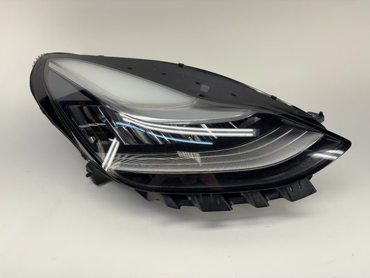 2021 Tesla Model Y Right Headlamp 1077372-00-K