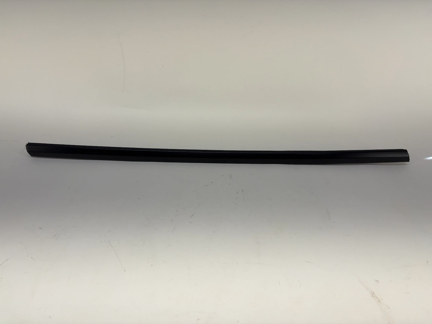 2024 Tesla Model 3 Highland Front Right Door Belt Molding 1873572-99-A