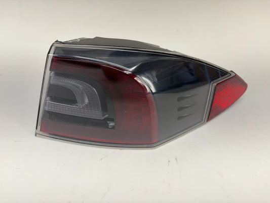 2015 Tesla Model S Right Tail Lamp 6005919-00-D