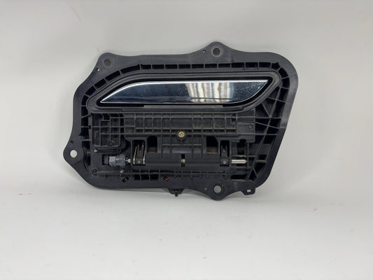 2016 Tesla Model S Front Left Door Handle 1135718-S0-A