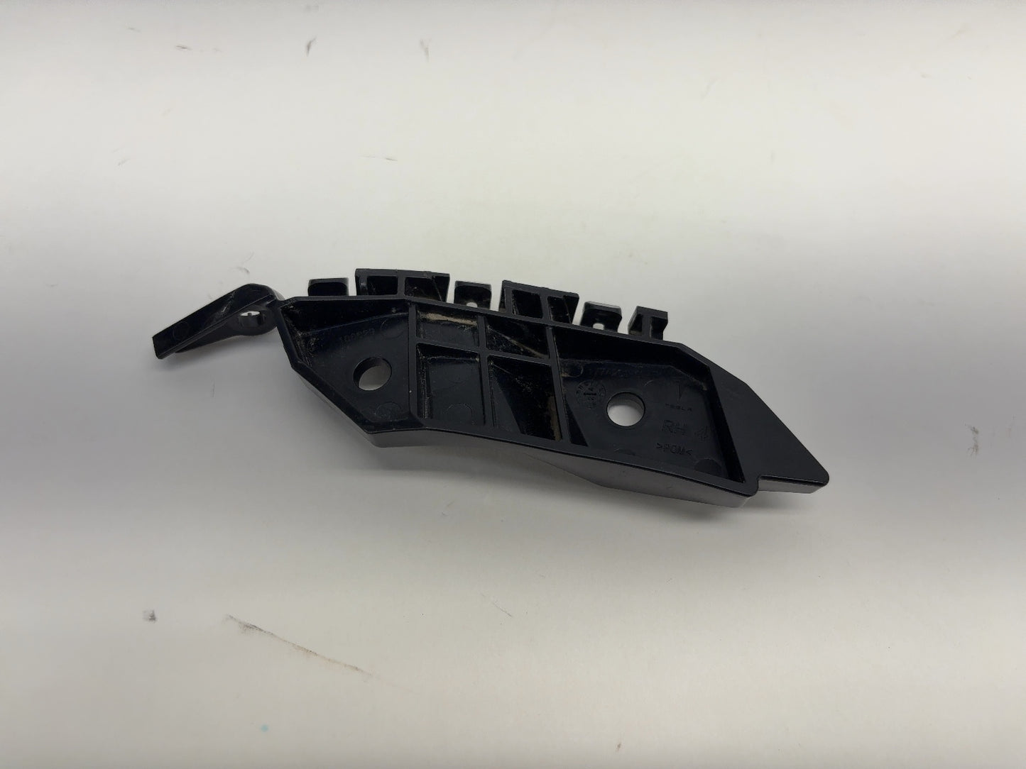 2025 Tesla Model 3 Highland Front Right Bumper Bracket Support 1774269-00-F