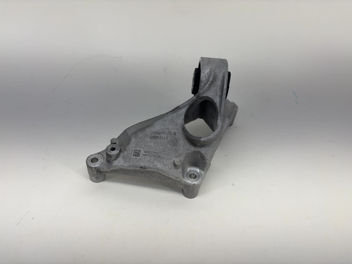 2023 Tesla Model Y Rear Drive Unit Left Hand Mount 1095337-00-D