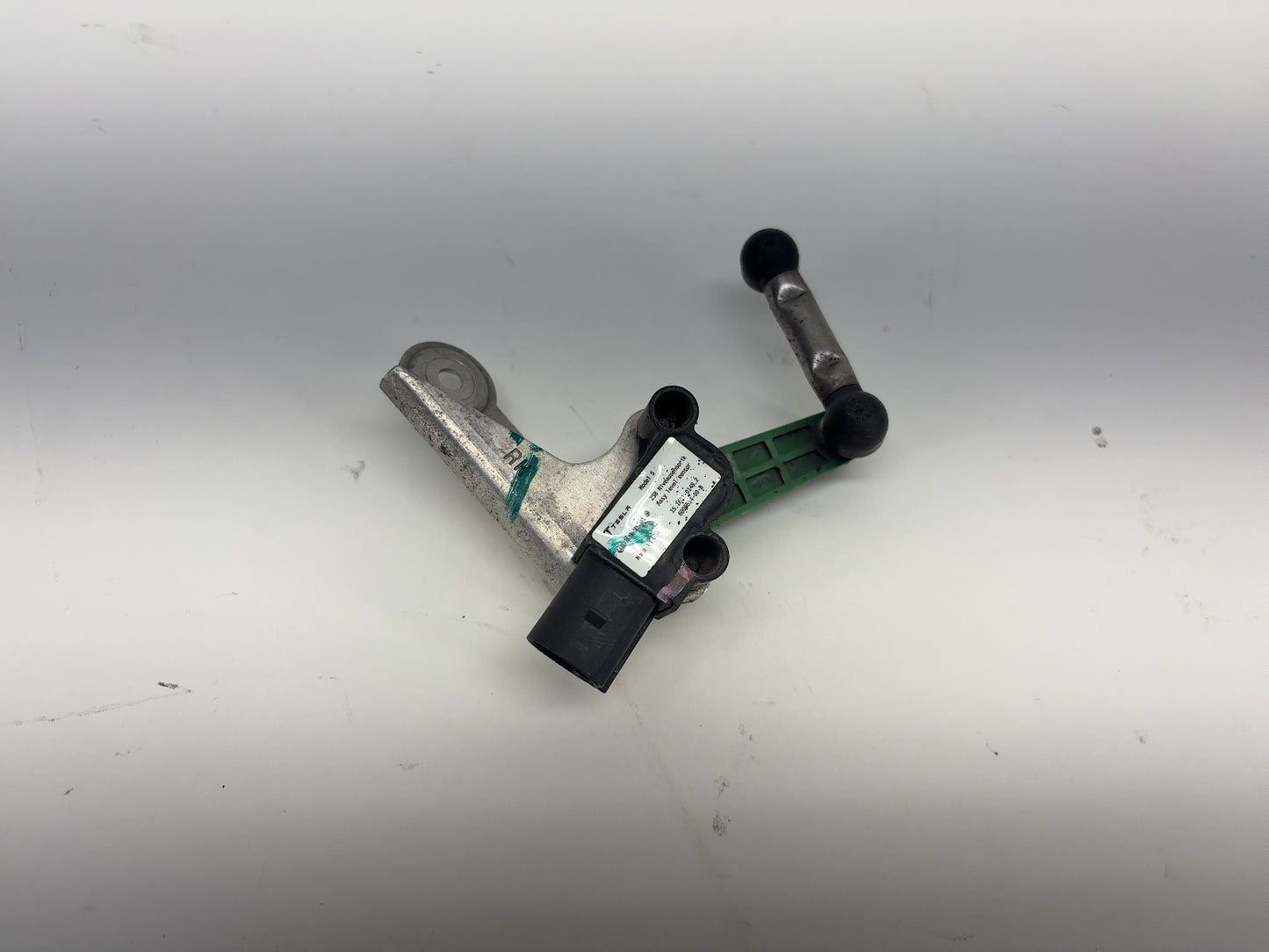 2015 Tesla Model S Air Suspension Sensor Rear Right 6006526-00-B
