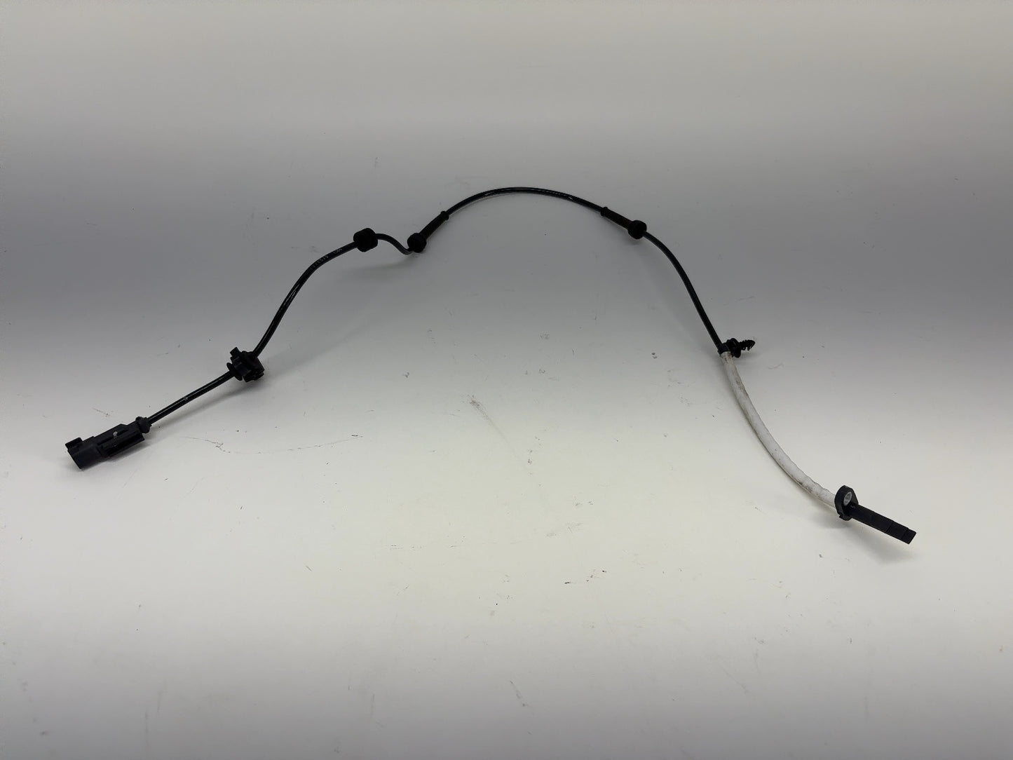 2015 Tesla Model S Front Wheel Speed Sensor 1037794-00-B
