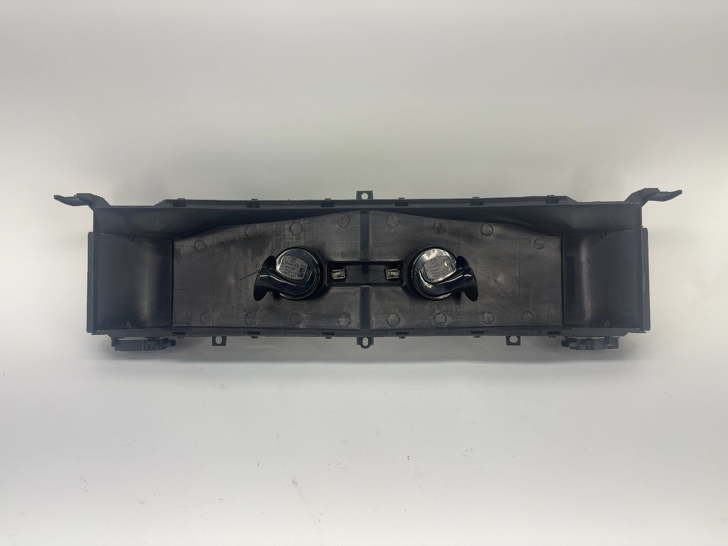 2015 Tesla Model S Active Louver Center 1007256-00-K