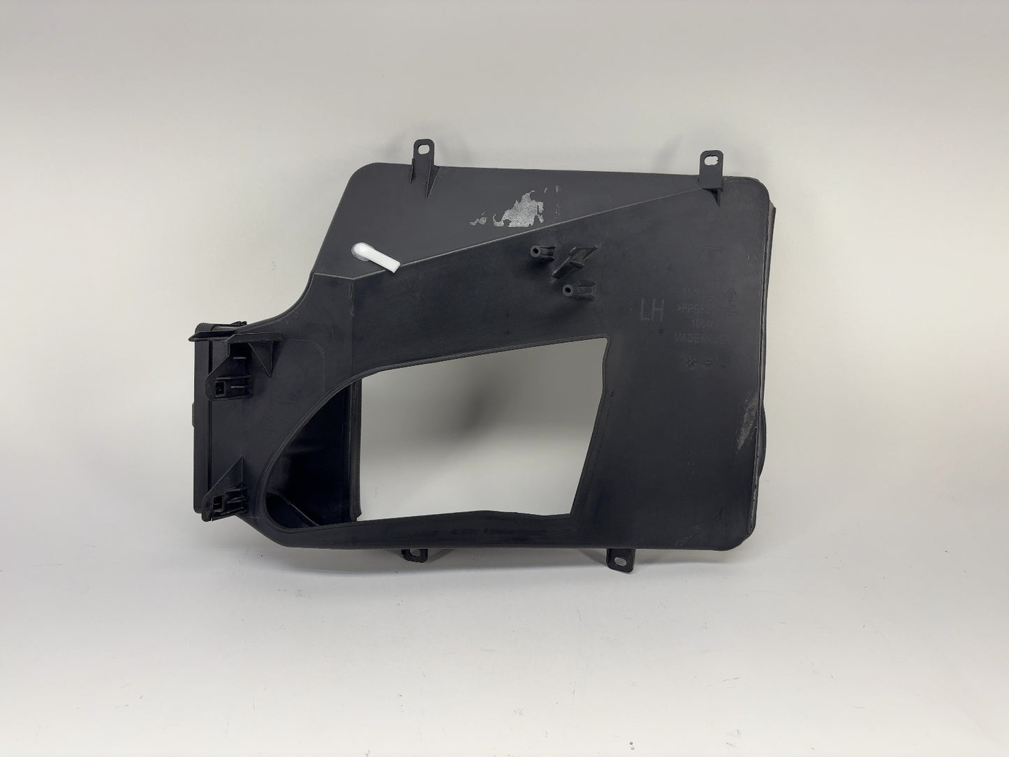 2015 Tesla Model S Front Left Duct 1011519-00-D
