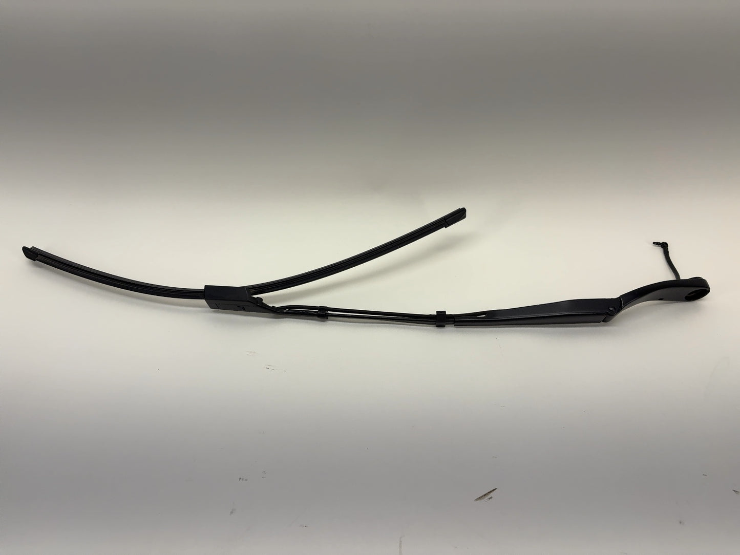 2026 Tesla Model Y Juniper Arm And Blade Driver 1963548-00-B