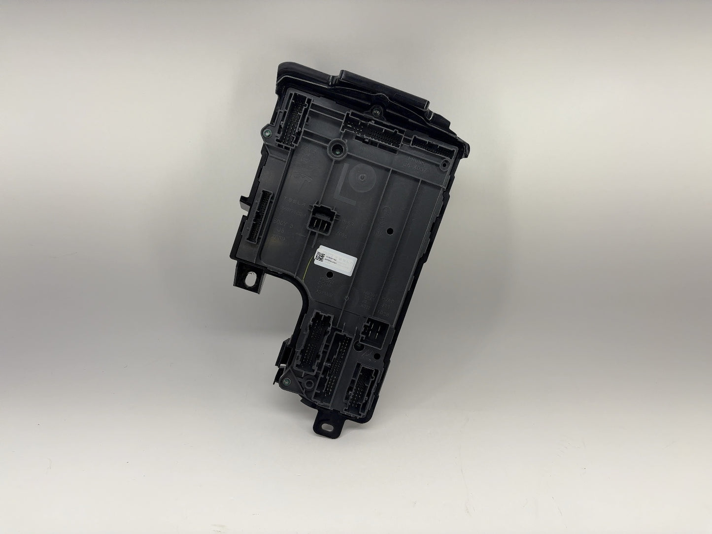 2025-2026 Tesla Model Y Juniper Low Voltage Controller Left 1899687-39-C