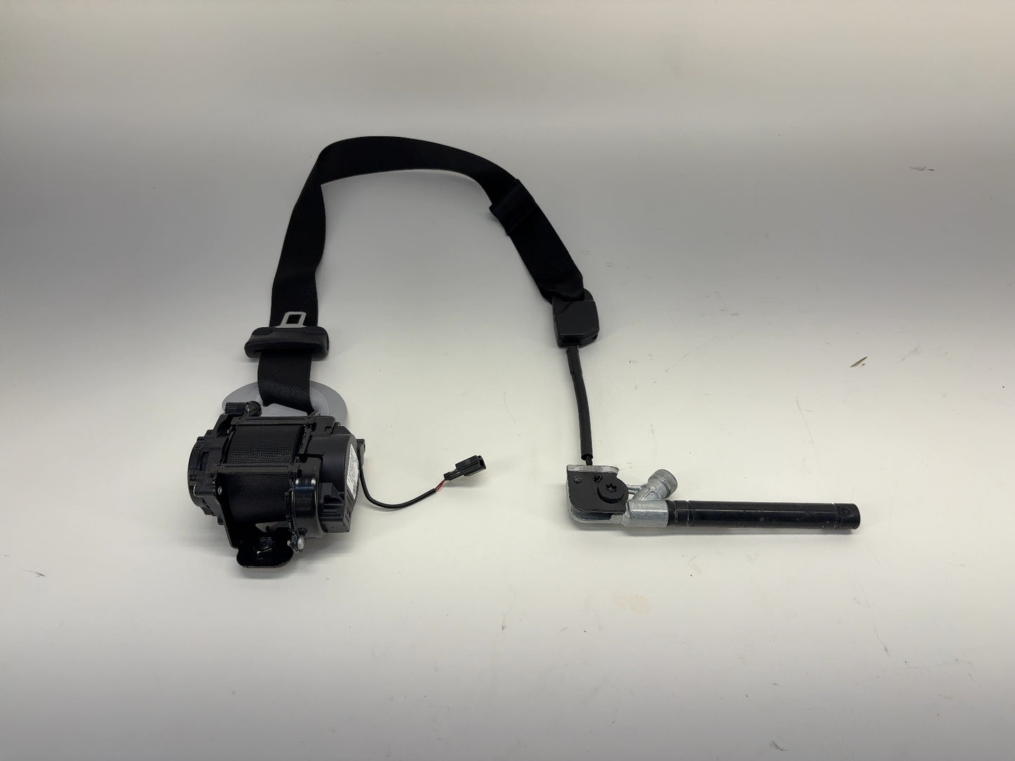 2026 Tesla Model Y Juniper Front Right Seatbelt with Pretensioner 3856706-N1-D