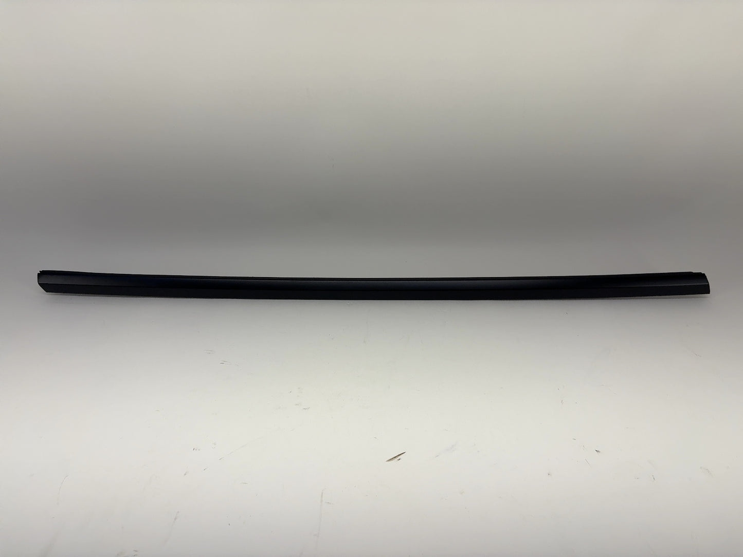 2026 Tesla Model Y Juniper Front Right Door Belt Molding 2022804-21-A