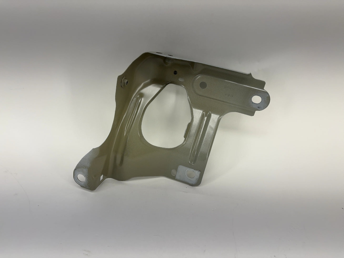 2026 Tesla Model Y Juniper Front Right Fender Support Bracket 2032470-00-B