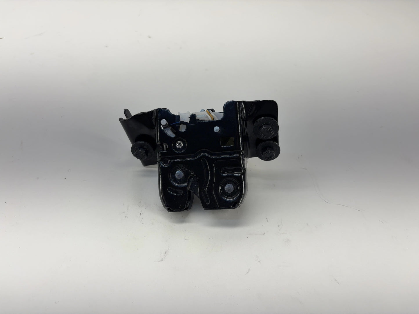 2024 Rivian R1S Rear Lower Liftgate Latch PT00003662-J