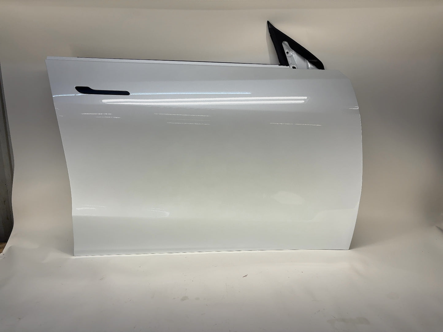 2026 Tesla Model Y Juniper Front Right Door Shell 2035501-E0-A
