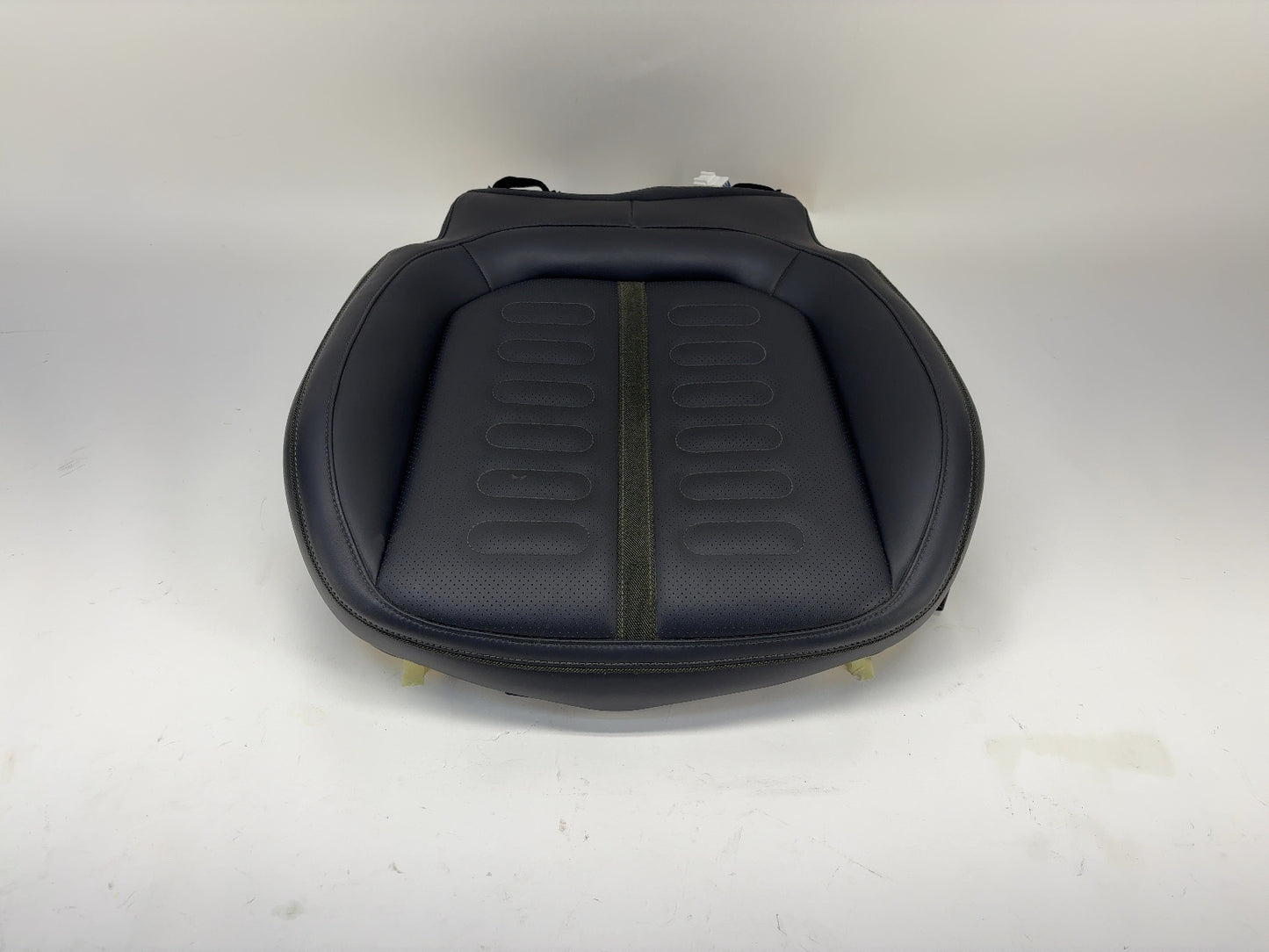 2024 Rivian R1S Front Right Lower Cushion PT00779756-C