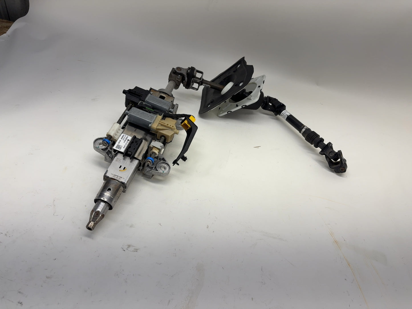 2022-2023 Rivian R1T Steering Column PT00001960-E