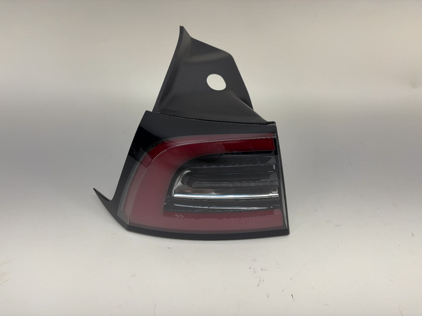 2020 Tesla Model 3 Rear Left Tail Light Lamp Quarter Mounted 1077397-00-F