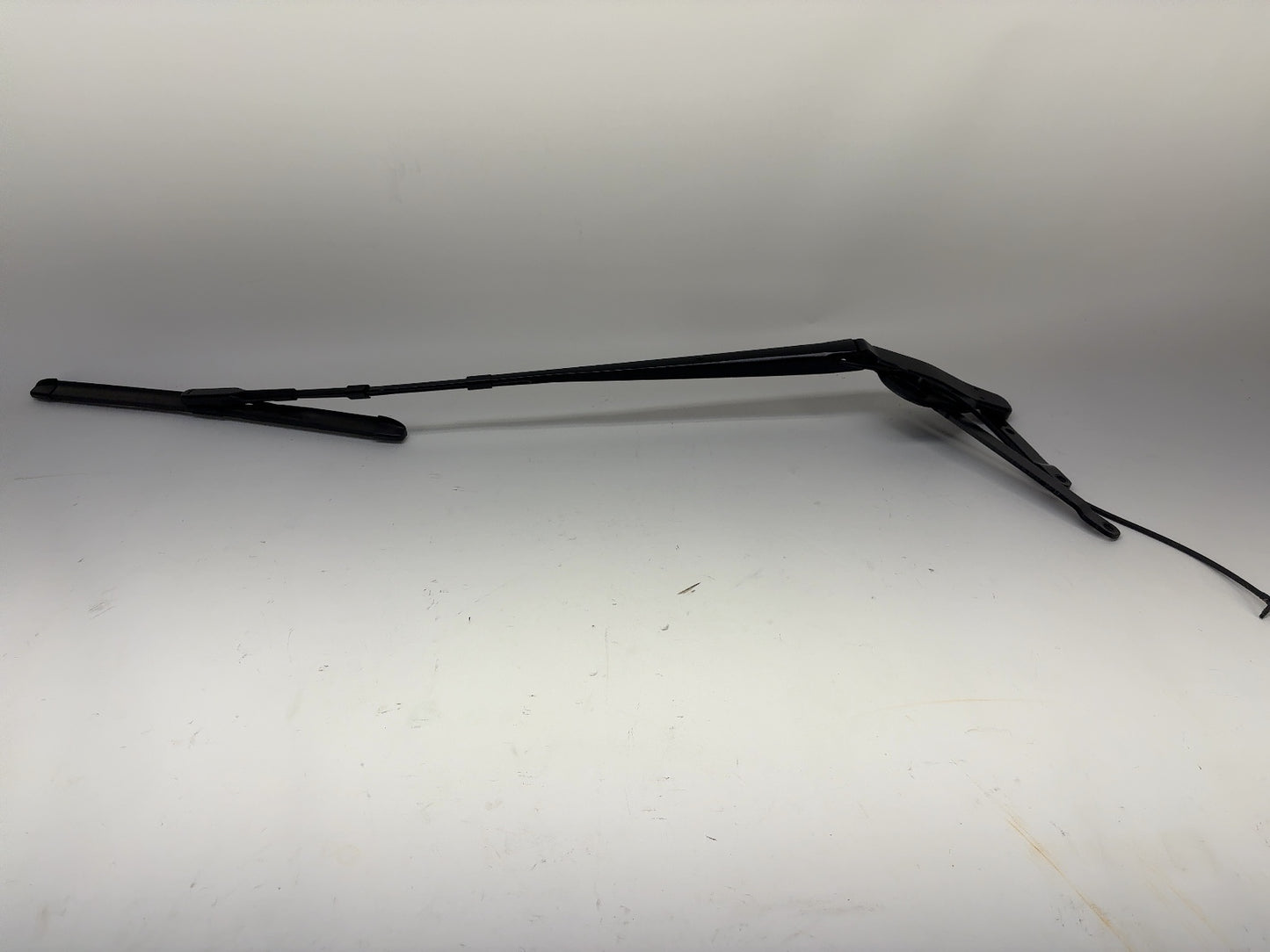 2020 Tesla Model X Wiper Arm And Blade Passenger Right 1046670-00-C