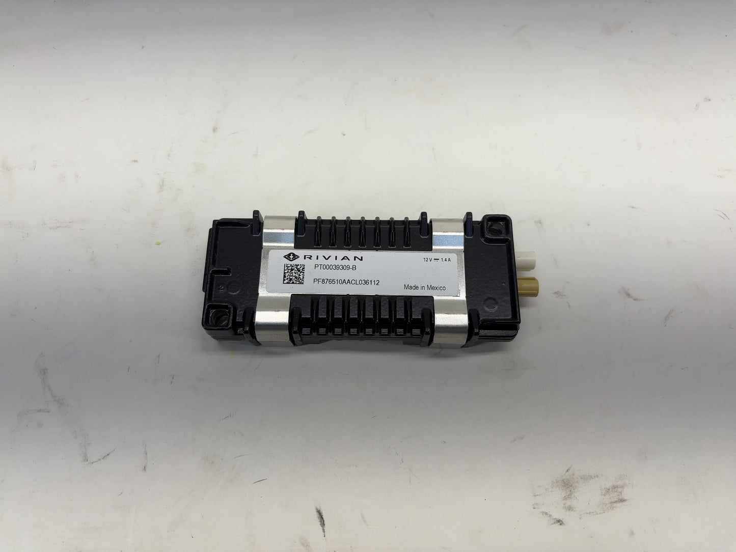2023 Rivian R1T Antenna Amp Amplifier Control Module Unit PT00039309-B