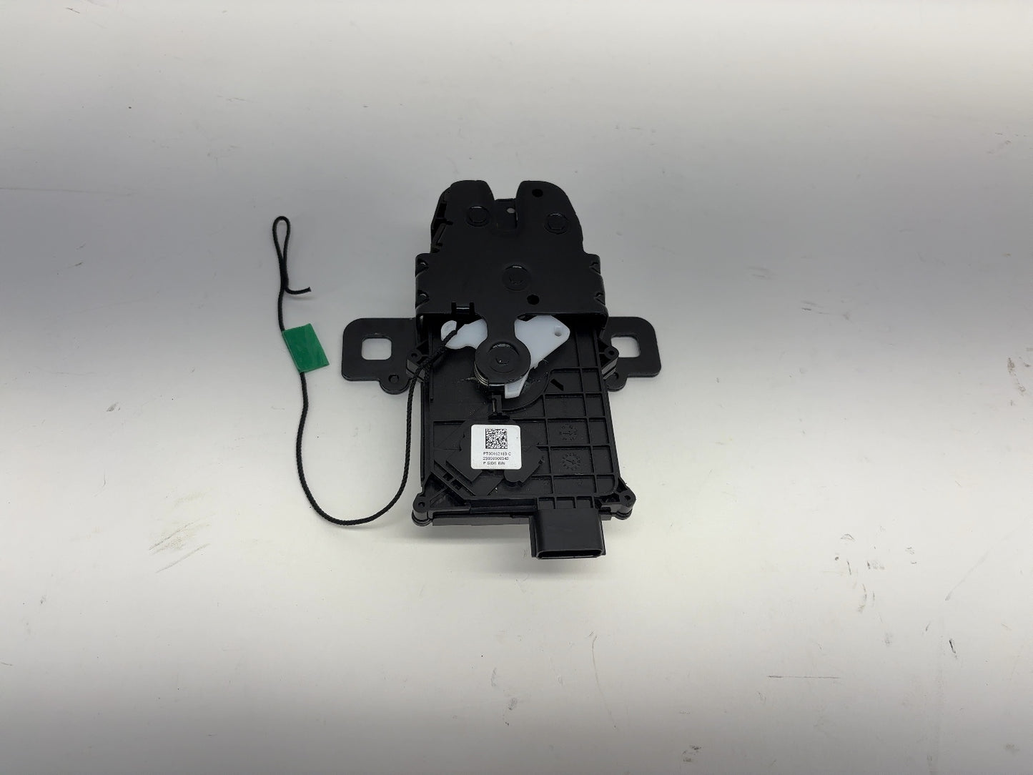 2023 Rivian R1T Gear Tunnel Release Latch PT00162183-C