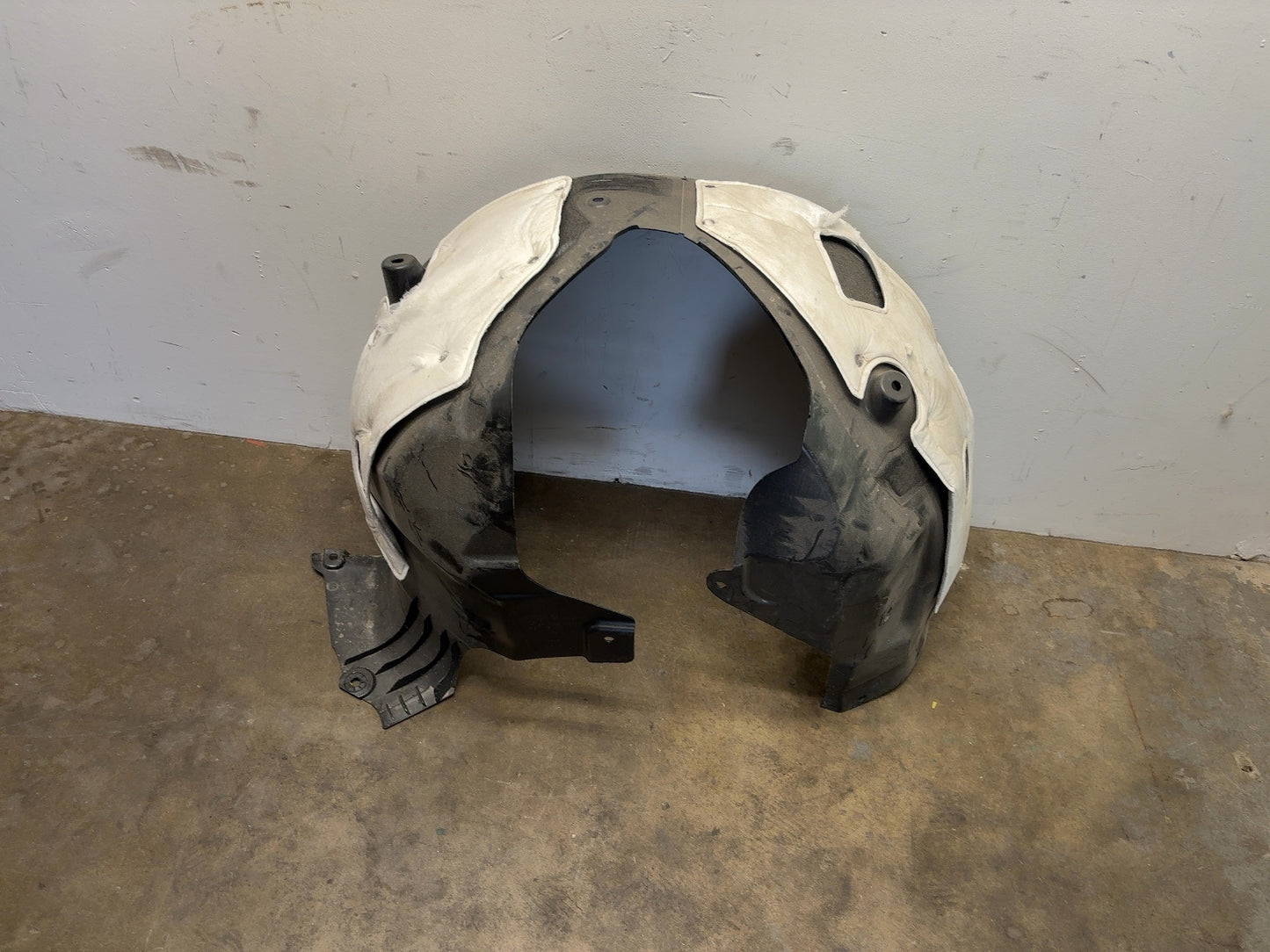 2024-2025 Tesla Model 3 Highland Front Left Wheel Arch Liner 1694553-00-E