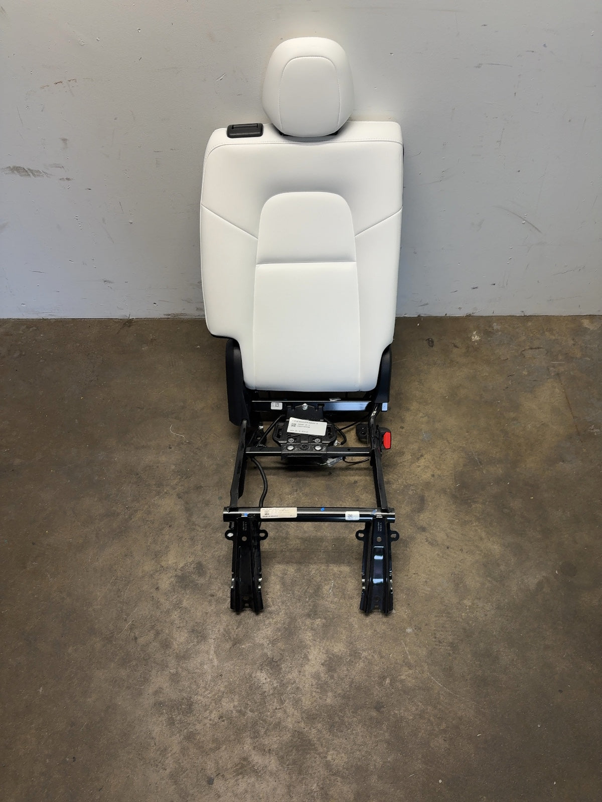 2024 Tesla Model Y Second Row Rear Right Seat Assembly 3907892-02-E