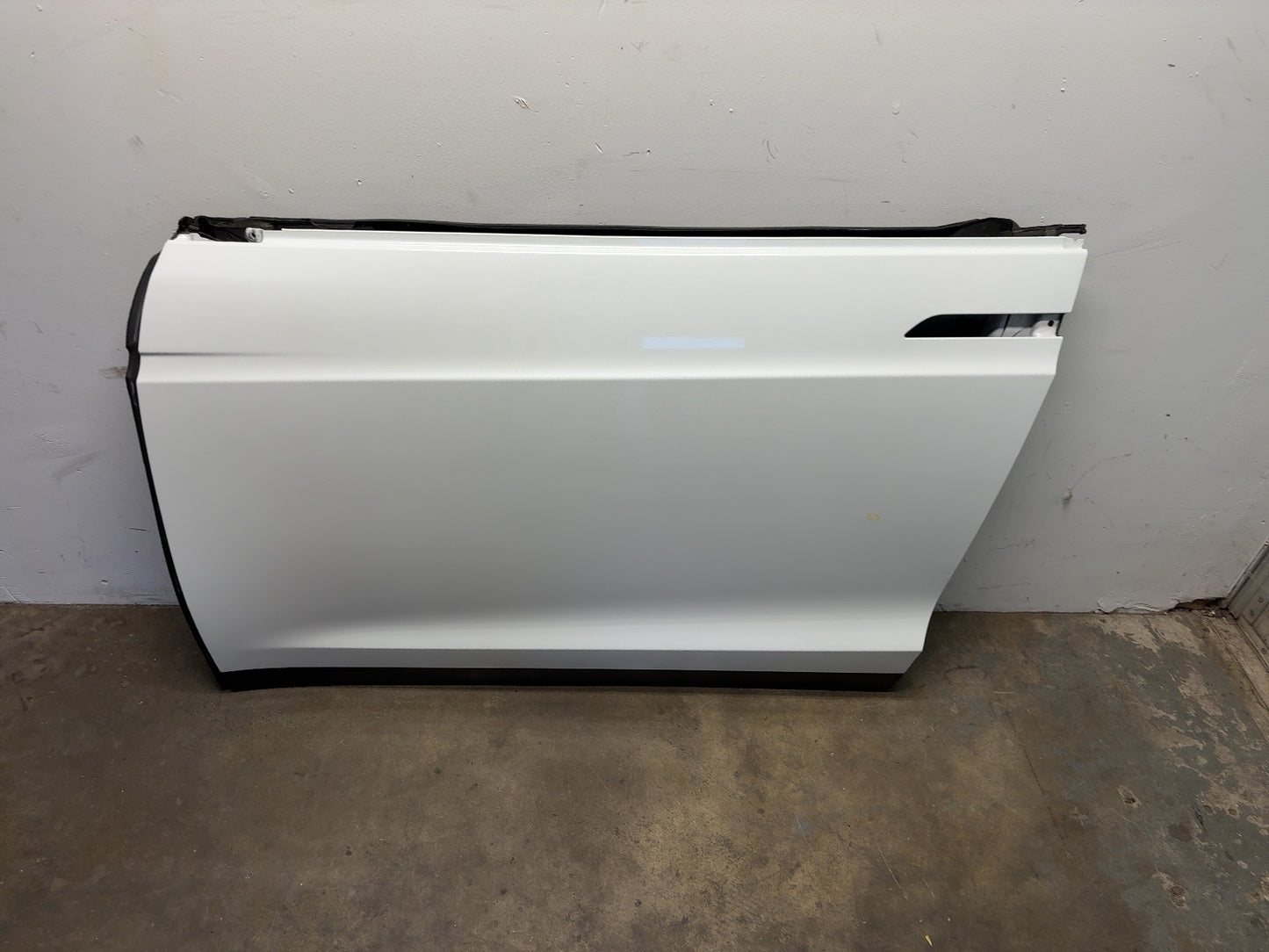 2018 Tesla Model X Front Left Door Shell 1009906-00-K