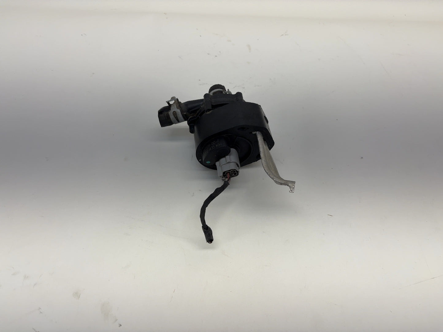 2017 Tesla Model X Coolant Pump 1037328-00-F