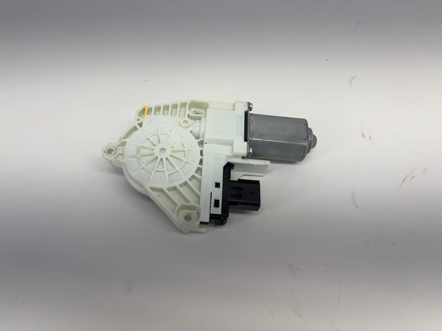 2024 Tesla Model Y Window Regulator Motor 1526796-00-E